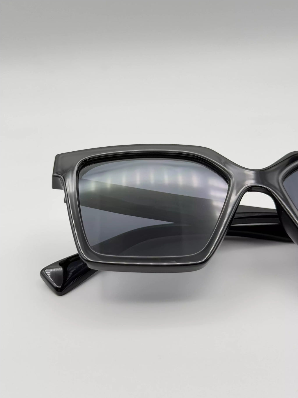 MIUMIU Premium Sunglasses